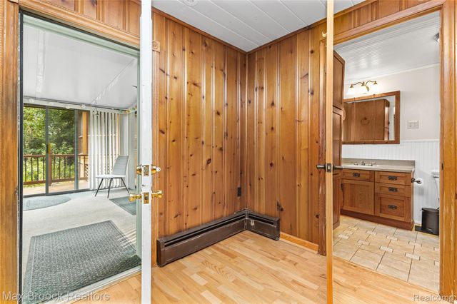 29799 Linden Street, Farmington Hills, MI 48336