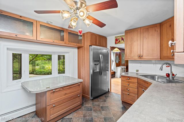 29799 Linden Street, Farmington Hills, MI 48336