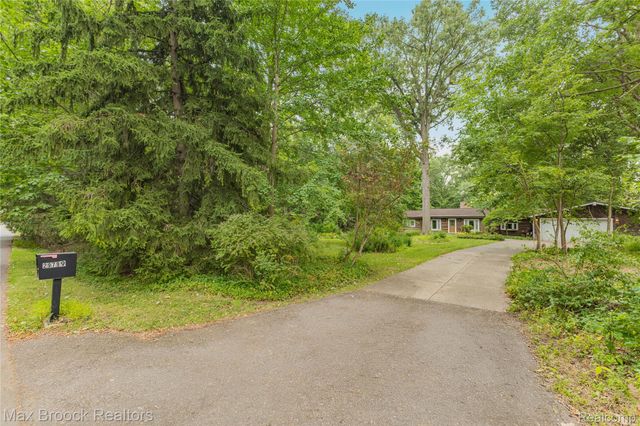 29799 Linden Street, Farmington Hills, MI 48336