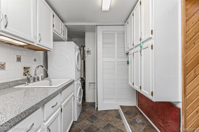 29799 Linden Street, Farmington Hills, MI 48336