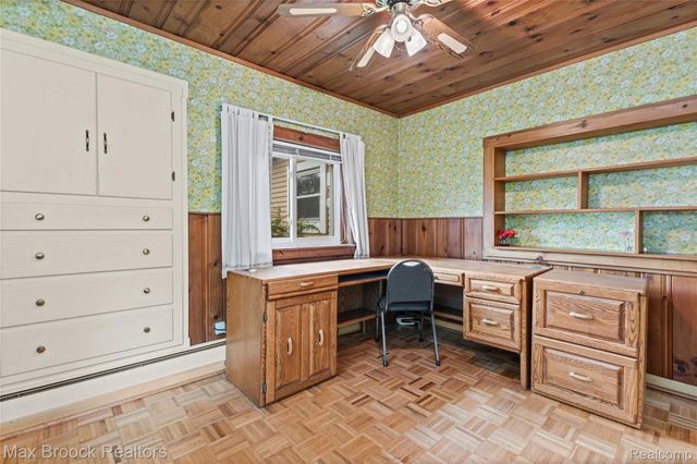 29799 Linden Street, Farmington Hills, MI 48336