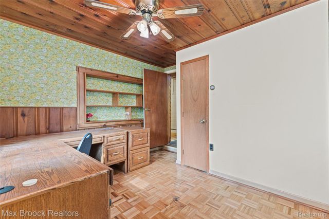 29799 Linden Street, Farmington Hills, MI 48336