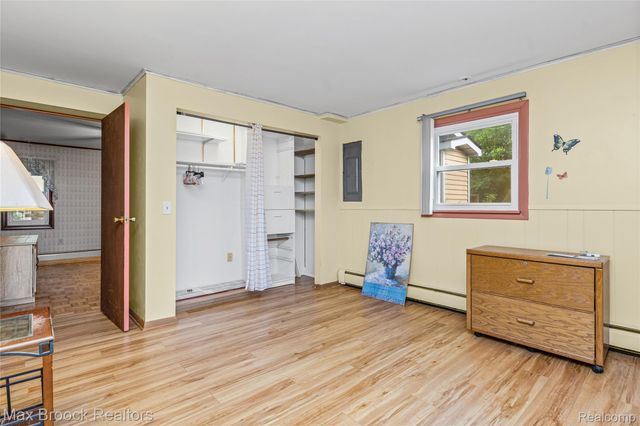 29799 Linden Street, Farmington Hills, MI 48336