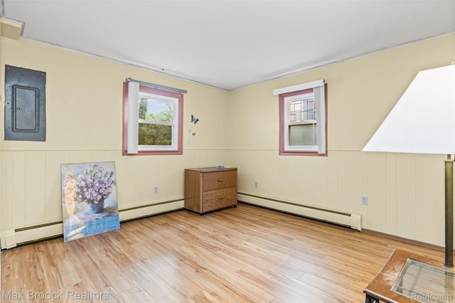 29799 Linden Street, Farmington Hills, MI 48336