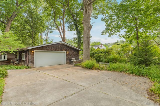 29799 Linden Street, Farmington Hills, MI 48336