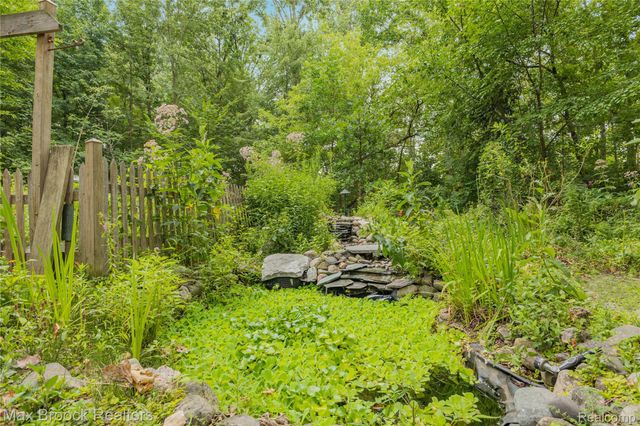 29799 Linden Street, Farmington Hills, MI 48336