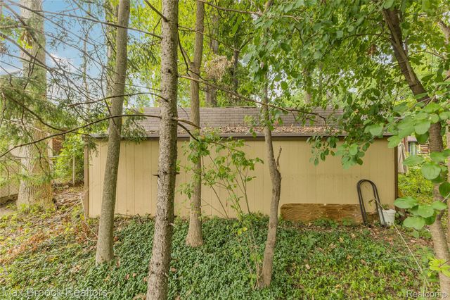 29799 Linden Street, Farmington Hills, MI 48336