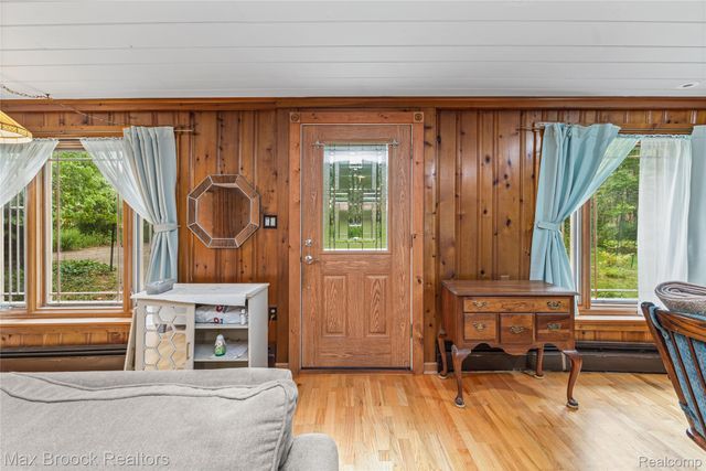29799 Linden Street, Farmington Hills, MI 48336