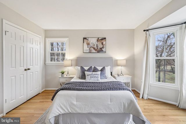 8413 HOLLIS LN, Vienna, VA 22182