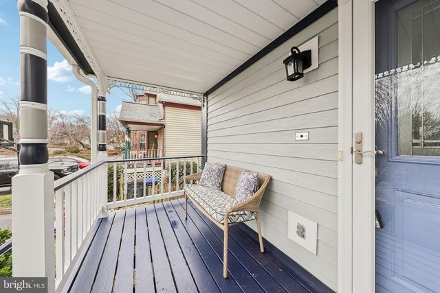 8413 HOLLIS LN, Vienna, VA 22182