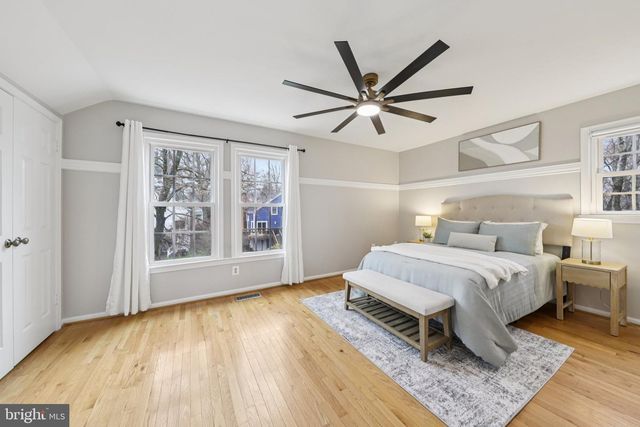 8413 HOLLIS LN, Vienna, VA 22182