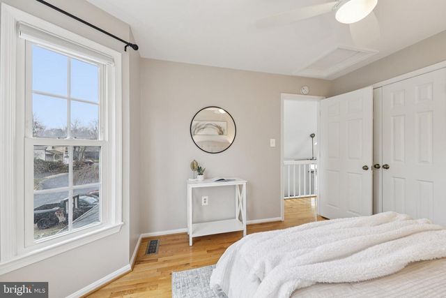 8413 HOLLIS LN, Vienna, VA 22182