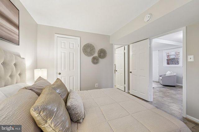 8413 HOLLIS LN, Vienna, VA 22182