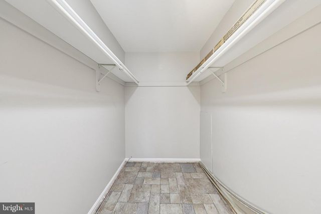 8413 HOLLIS LN, Vienna, VA 22182