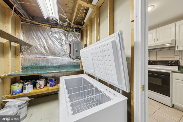 8413 HOLLIS LN, Vienna, VA 22182