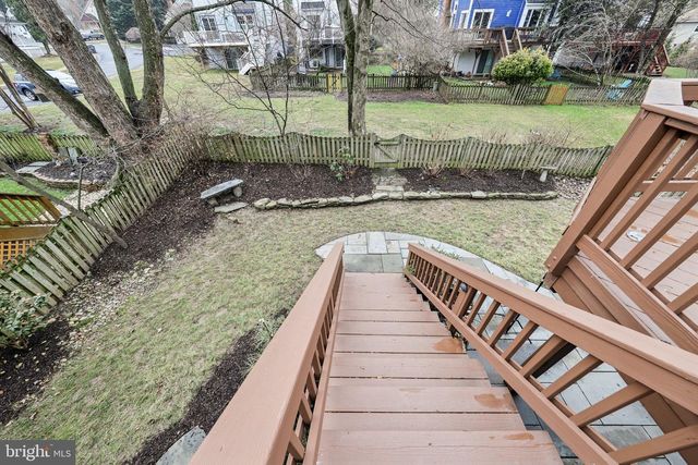 8413 HOLLIS LN, Vienna, VA 22182