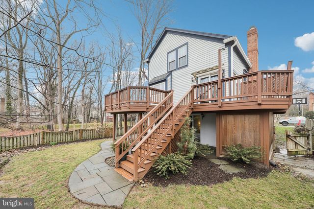 8413 HOLLIS LN, Vienna, VA 22182