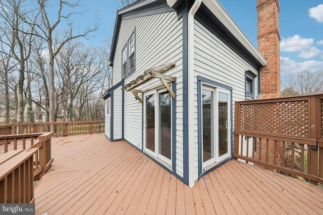 8413 HOLLIS LN, Vienna, VA 22182