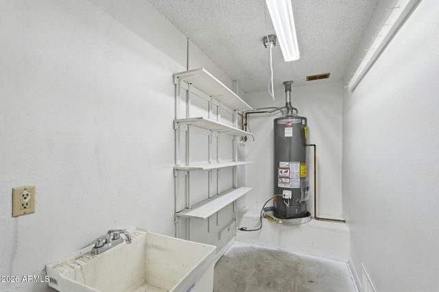 6026 W JUNIPER Avenue, Glendale, AZ 85306