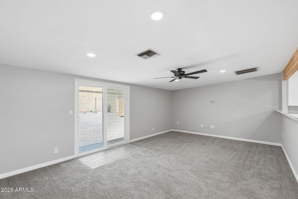 Image 18 of property listing at 6026 W JUNIPER Avenue, Glendale, AZ 85306