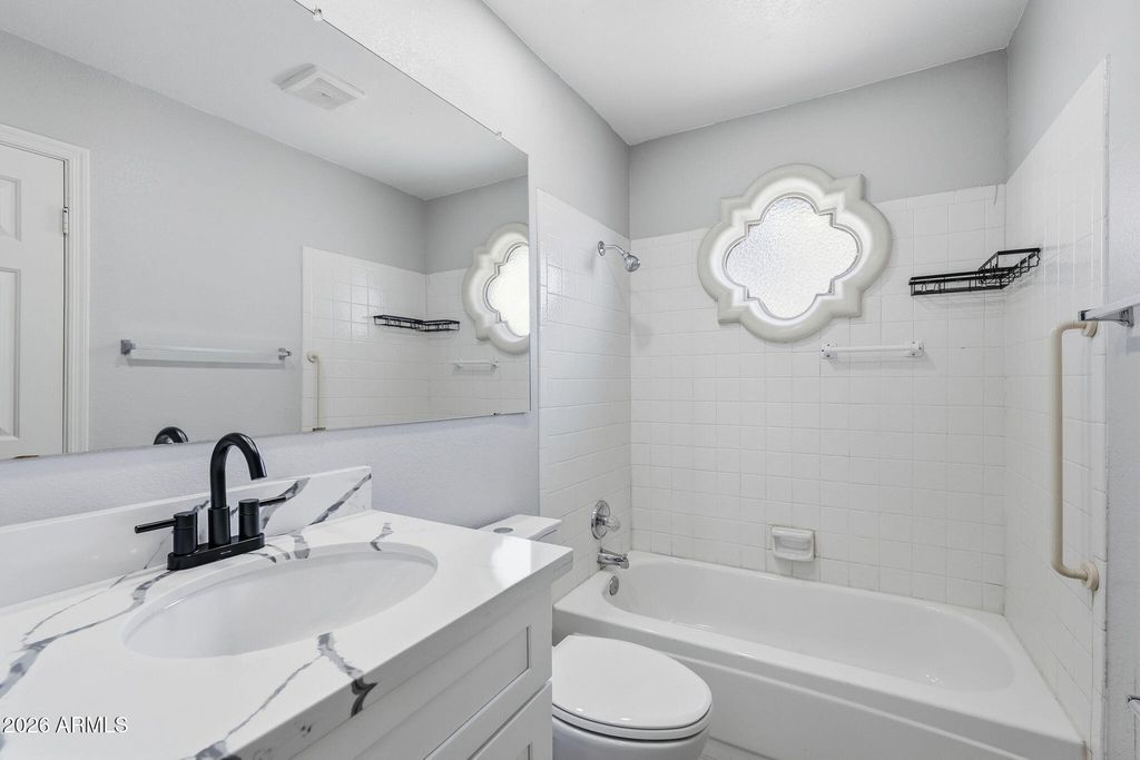 Image 20 of property listing at 6026 W JUNIPER Avenue, Glendale, AZ 85306