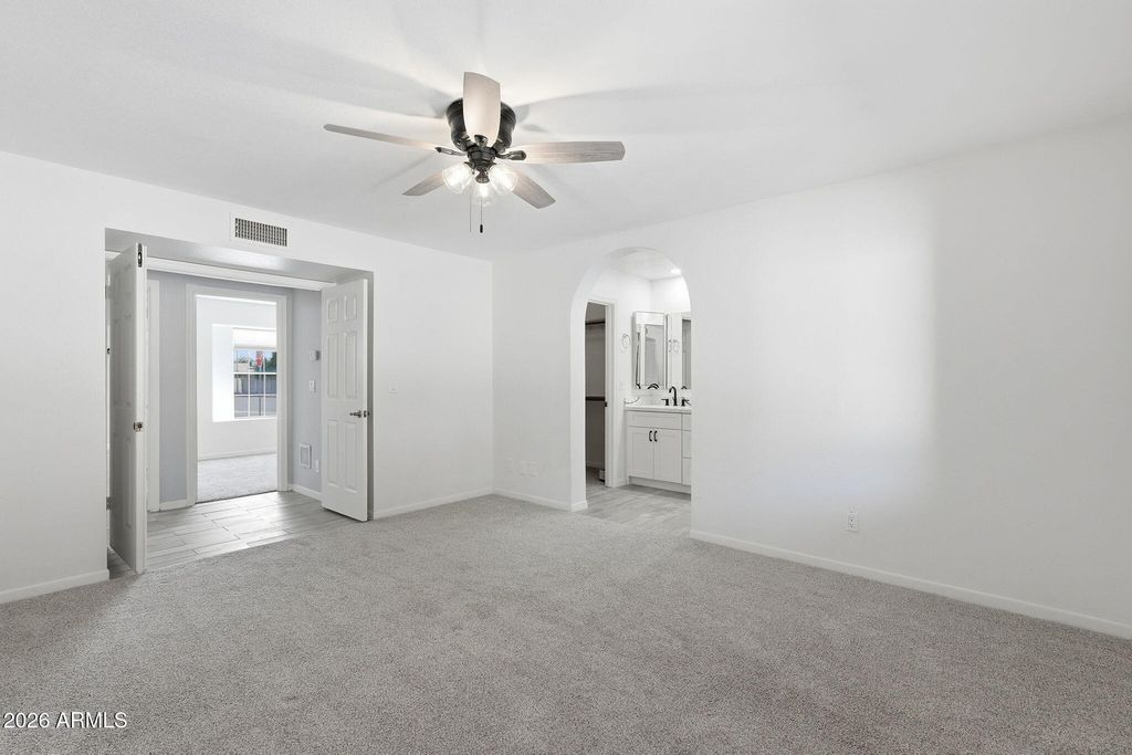 Image 25 of property listing at 6026 W JUNIPER Avenue, Glendale, AZ 85306