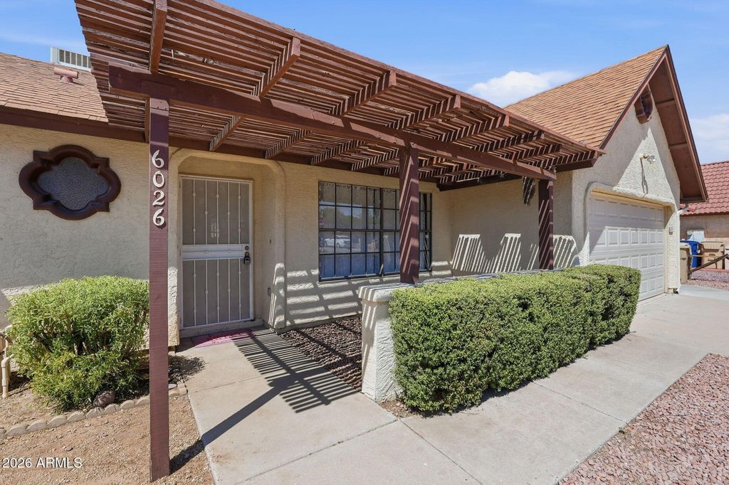 Image 4 of property listing at 6026 W JUNIPER Avenue, Glendale, AZ 85306