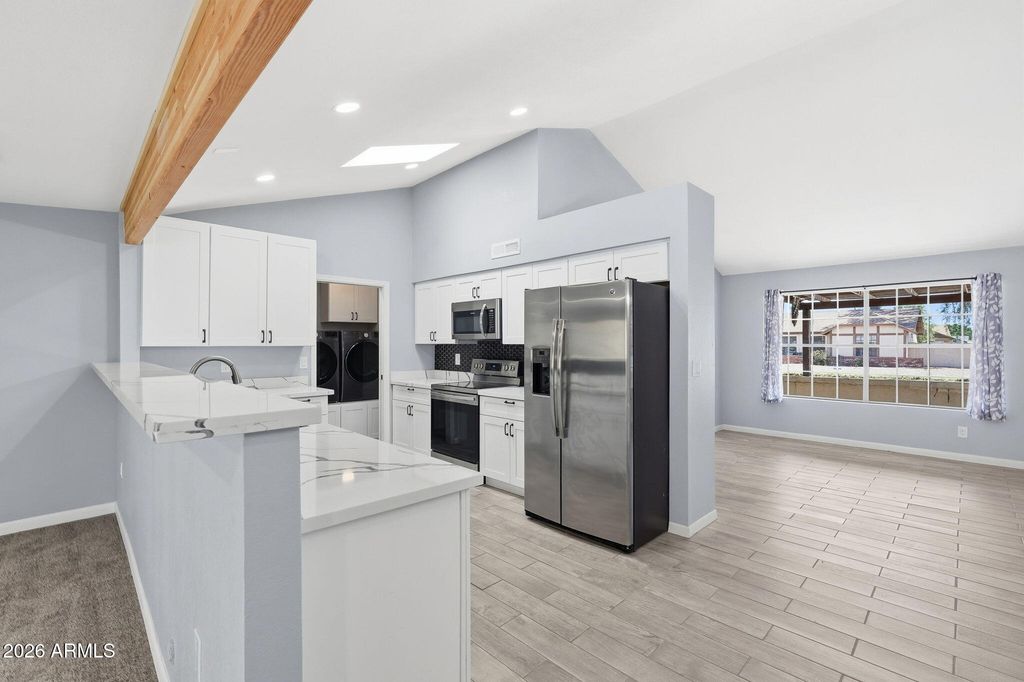 Image 9 of property listing at 6026 W JUNIPER Avenue, Glendale, AZ 85306