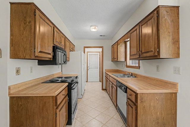 6949 DANEMAN DR, Memphis, TN 38133