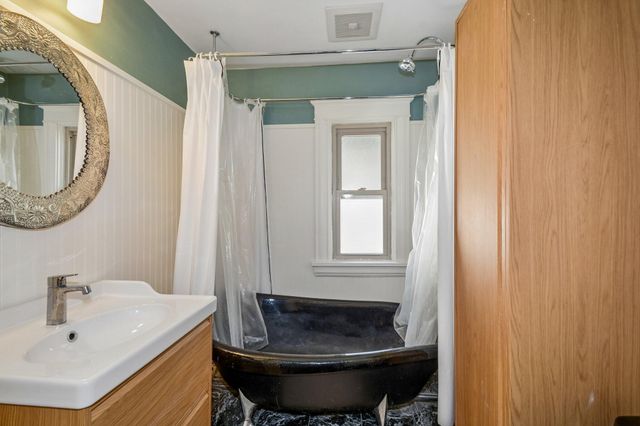 2507 Thomas Avenue N, Minneapolis, MN 55411