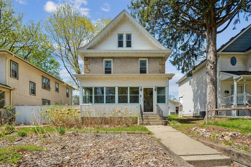 2507 Thomas Avenue N, Minneapolis, MN 55411