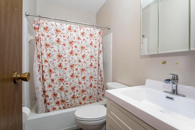 22979 Elm Drive, Elkhart, IN 46516