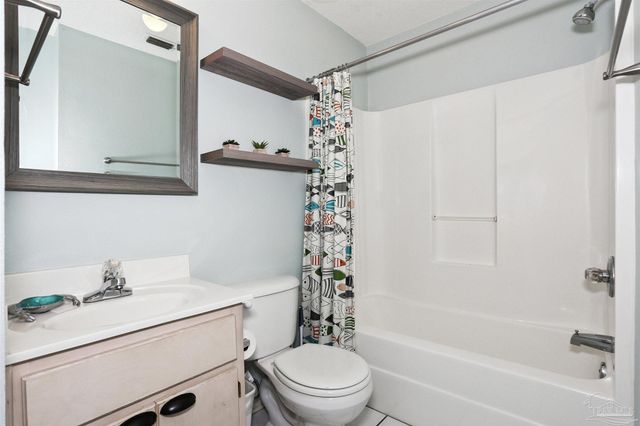 7476 Sunset Harbor Dr 413, Navarre Beach, FL 32566