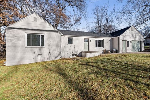 16 NW 82nd Street, Kansas City, MO 64118