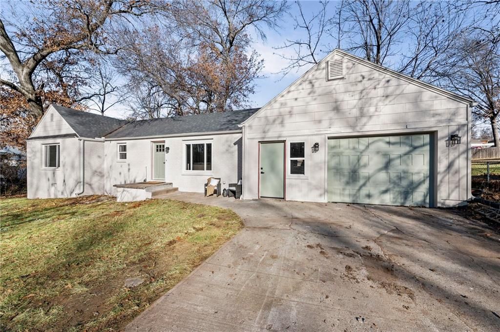 16 NW 82nd Street, Kansas City, MO 64118