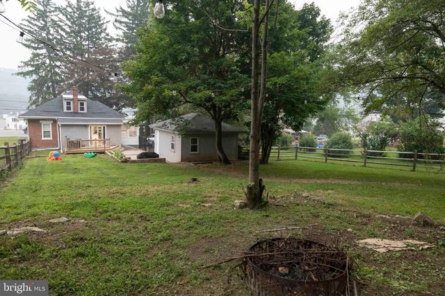 739 S READING AVE, Boyertown, PA 19512