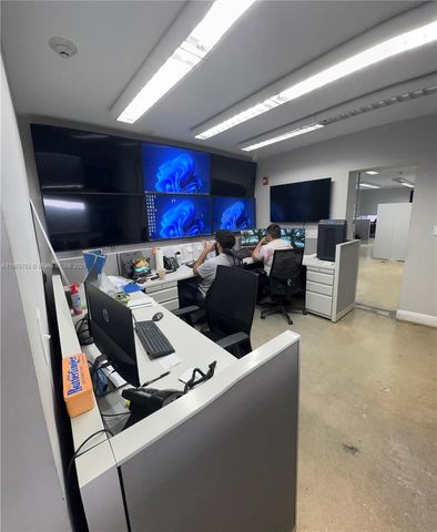 8600 NW 36th Ave, Miami, FL 33147