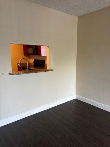 731 N Pine Island Rd 305, Plantation, FL 33324