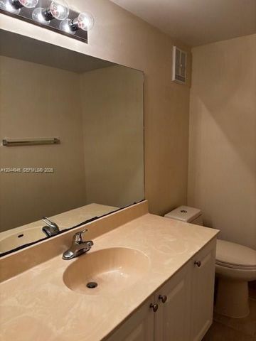 731 N Pine Island Rd 305, Plantation, FL 33324
