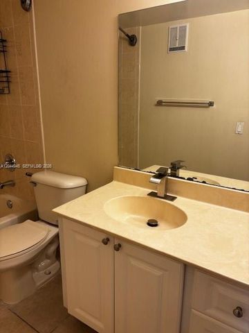 731 N Pine Island Rd 305, Plantation, FL 33324