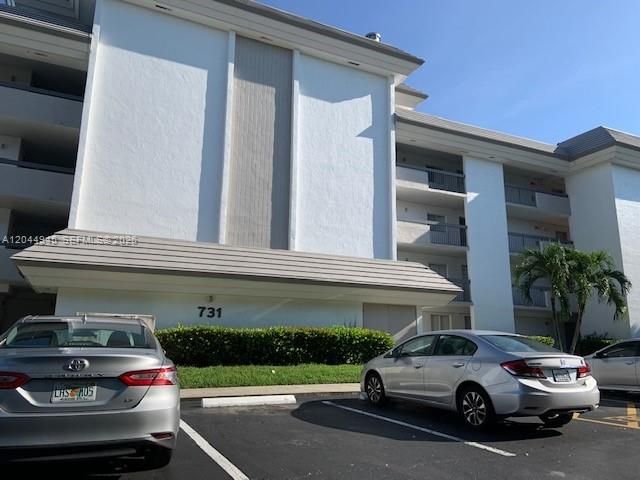 731 N Pine Island Rd 305, Plantation, FL 33324