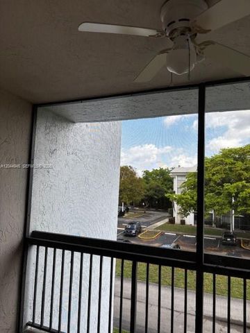 731 N Pine Island Rd 305, Plantation, FL 33324