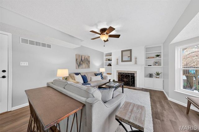 1135 Carrington Drive, St Peters, MO 63376