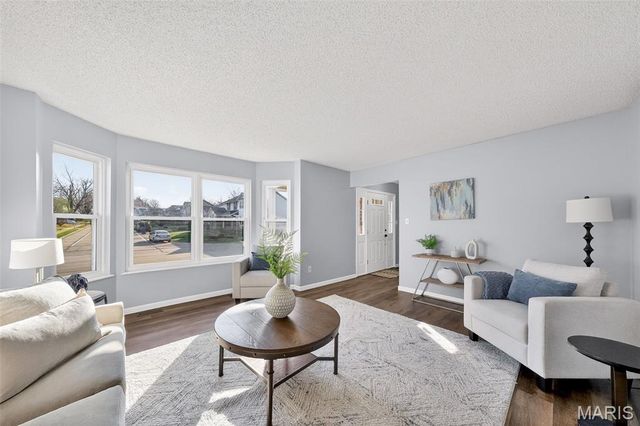 1135 Carrington Drive, St Peters, MO 63376