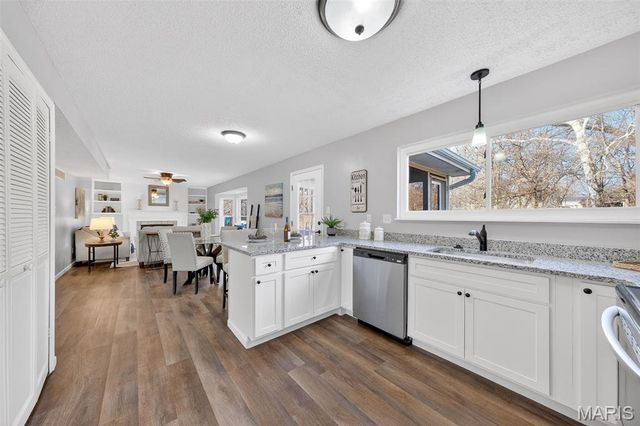 1135 Carrington Drive, St Peters, MO 63376