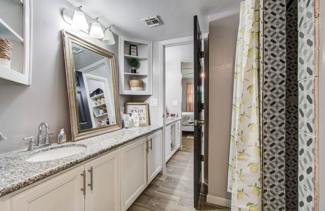 1327 Fallbrook Drive, Houston, TX 77038