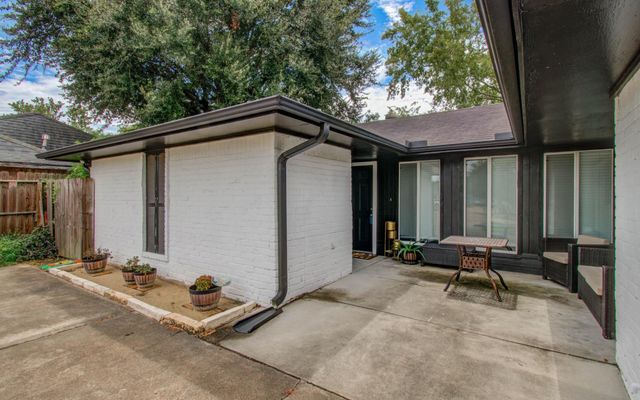 1327 Fallbrook Drive, Houston, TX 77038