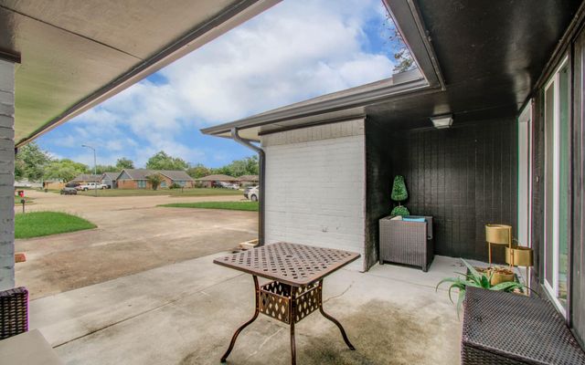 1327 Fallbrook Drive, Houston, TX 77038