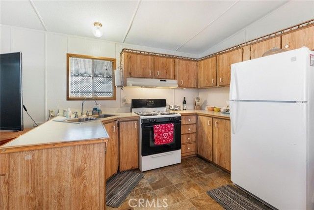 530 W Devonshire Avenue 37, Hemet, CA 92543