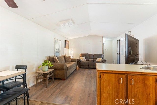 530 W Devonshire Avenue 37, Hemet, CA 92543